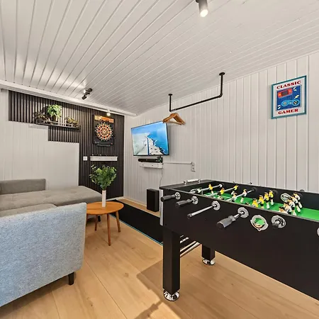 Spotlight One Fuer Bis Zu 14, Gamingzimmer, 2 Baeder Appartamento *